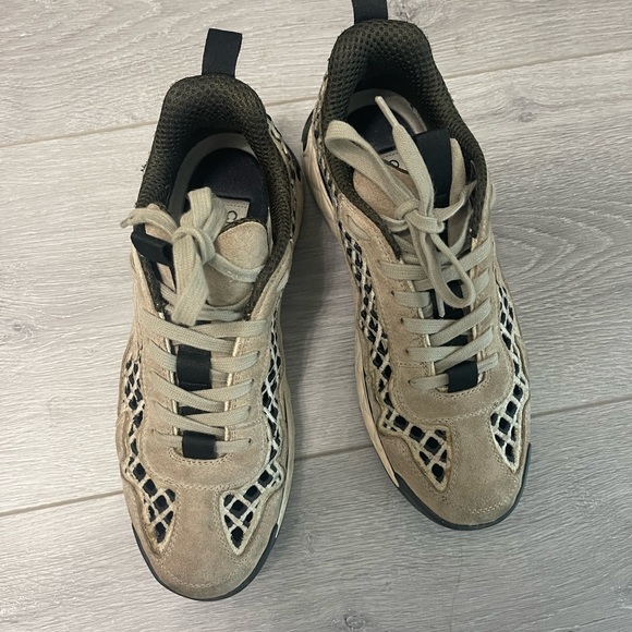Chanel 2021 interlocking CC logo sneakers - Picture 2 of 3